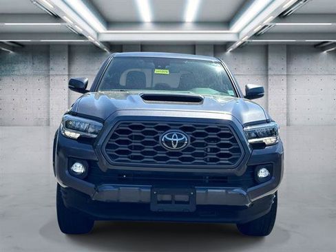 Used 2022 Toyota Tacoma TRD Sport w/ Technology Package AWD/4WD image 2