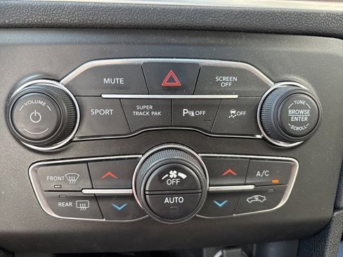 Used 2022 Dodge Charger R/T w/ Driver Convenience Group image 10