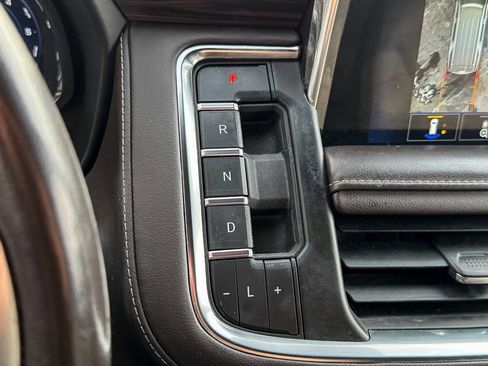 Used 2022 Chevrolet Suburban Z71 w/ Luxury Package image 37