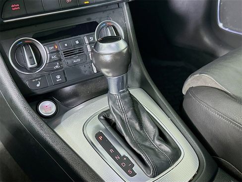 Used 2016 Audi Q3 2.0T Prestige image 22