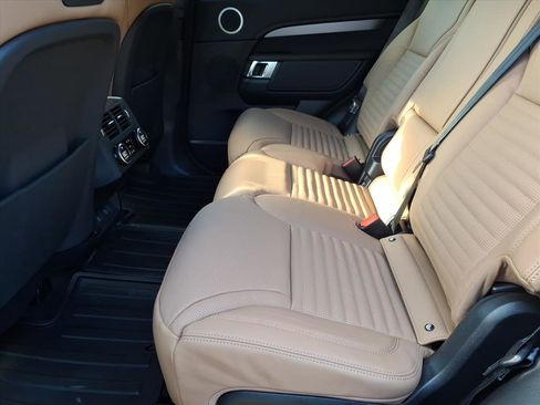 New 2026 Land Rover Discovery Limited Edition image 5