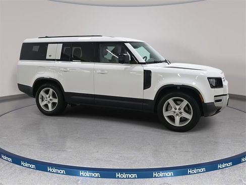 Used 2023 Land Rover Defender 130 SE image 5