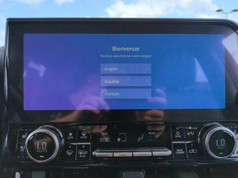 Used 2023 Toyota Highlander Limited AWD/4WD image 19