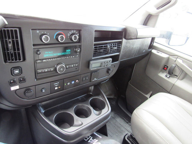 Used 2024 Chevrolet Express 3500 w/ Power Convenience Package RWD image 28