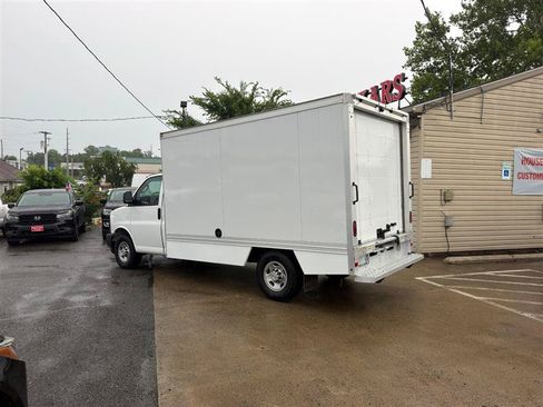Used 2024 Chevrolet Express 3500 w/ Power Convenience Package RWD image 2