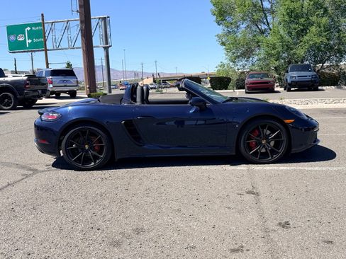 Used 2019 Porsche 718 Boxster RWD image 12