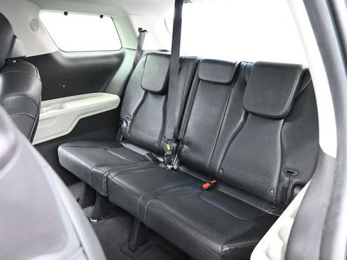 Used 2024 Kia Carnival SX Prestige image 27