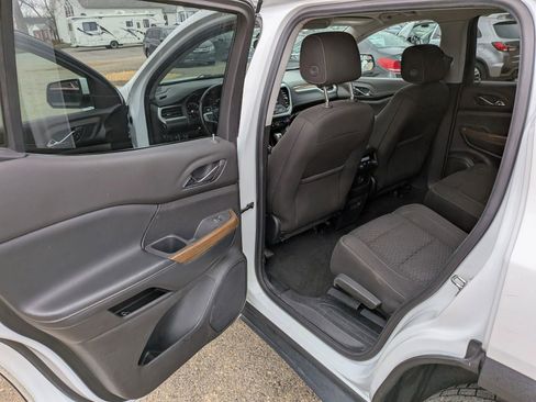Used 2019 GMC Acadia SLE image 25