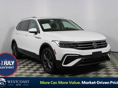 Used 2022 Volkswagen Tiguan SE w/ Panoramic Sunroof Package