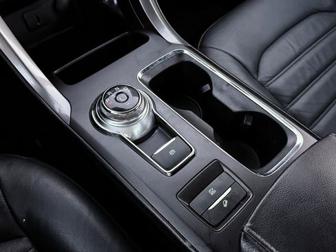 Used 2018 Ford Fusion SE w/ Equipment Group 602A FWD image 35