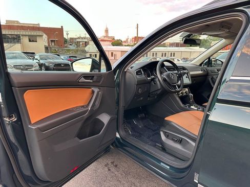 Used 2018 Volkswagen Tiguan SE w/ 18" Alloy Wheels Package AWD/4WD image 13
