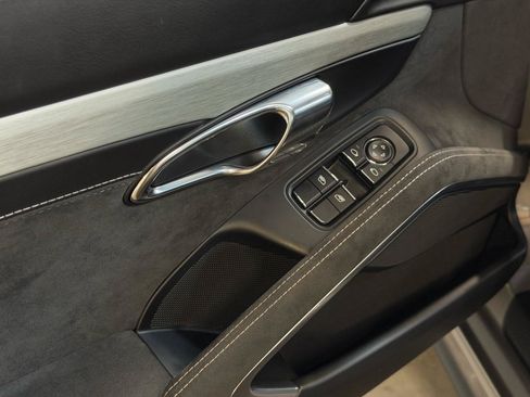 Used 2018 Porsche 911 GT3 RWD image 17