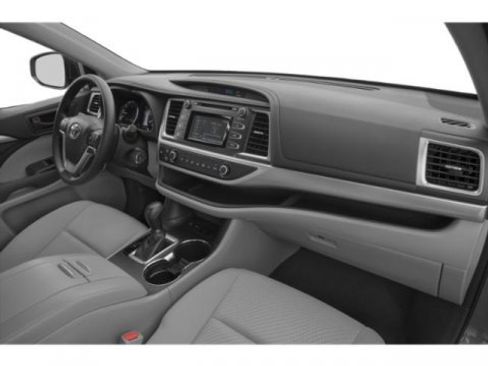 Used 2019 Toyota Highlander LE image 15