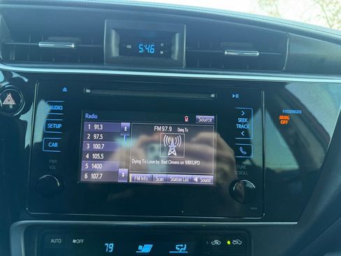 Used 2019 Toyota Corolla LE image 34