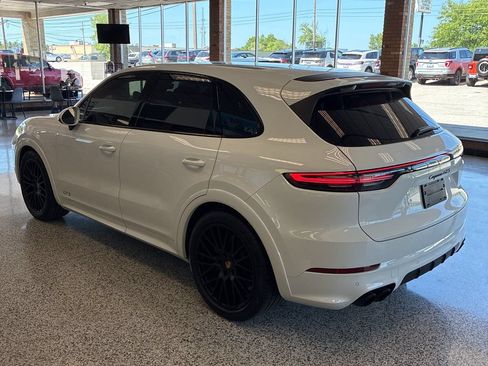 Used 2023 Porsche Cayenne GTS AWD/4WD image 4