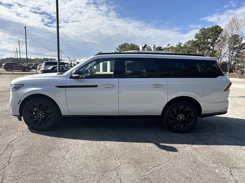 New 2025 Lincoln Navigator L Reserve w/ Jet Appearance Package image 4