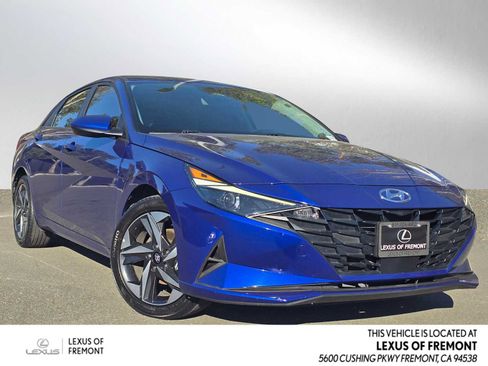 Used 2023 Hyundai Elantra SEL w/ Convenience Package image 1