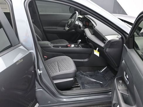 New 2026 Nissan Kicks SV image 25