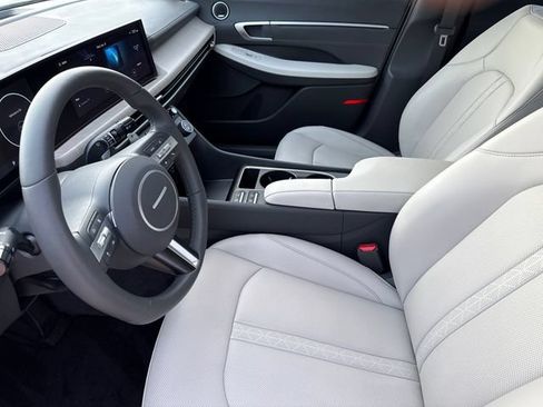 Used 2025 Hyundai Sonata Limited FWD image 19