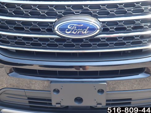 Used 2023 Ford Explorer XLT w/ Equipment Group 202A AWD/4WD image 32