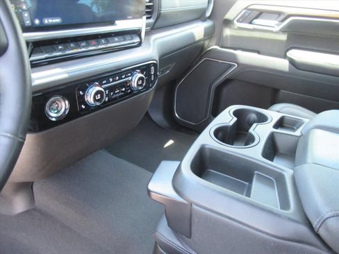 Used 2024 GMC Sierra 1500 SLT RWD image 15