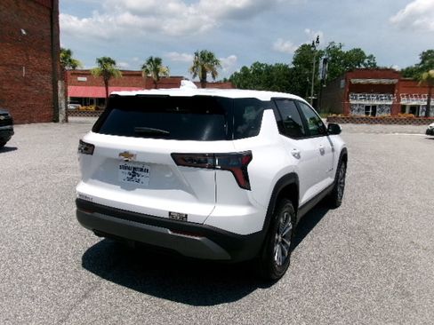 Used 2026 Chevrolet Equinox LT w/ Convenience Package II FWD image 3