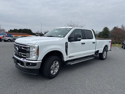 Used 2025 Ford F250 XLT image 3