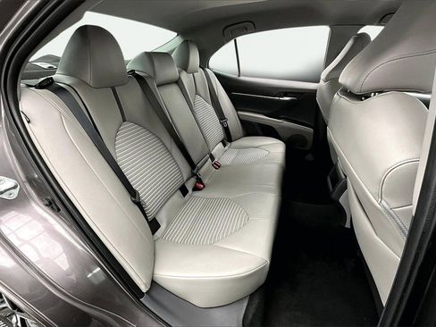 Used 2022 Toyota Camry SE image 27