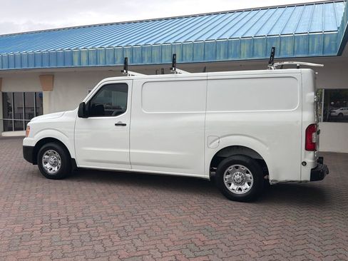 Used 2021 Nissan NV 2500 SV image 3