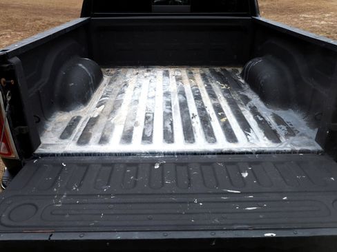 Used 2016 RAM 1500 Laramie w/ Convenience Group image 16