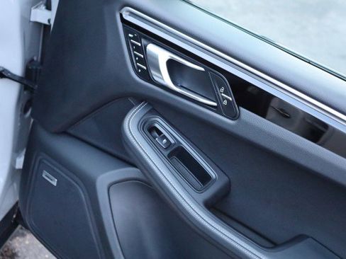 Used 2023 Porsche Macan S image 47