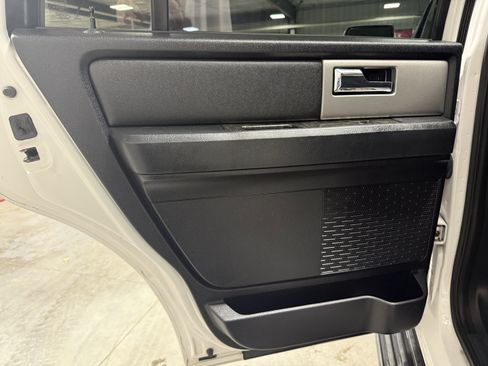 Used 2016 Ford Expedition Limited image 22