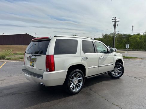 Used 2014 Cadillac Escalade Platinum AWD/4WD image 9