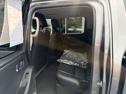 Certified 2023 Nissan Frontier SV w/ SV Premium Package AWD/4WD image 6