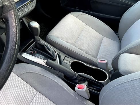 Used 2015 Toyota Corolla LE FWD image 16