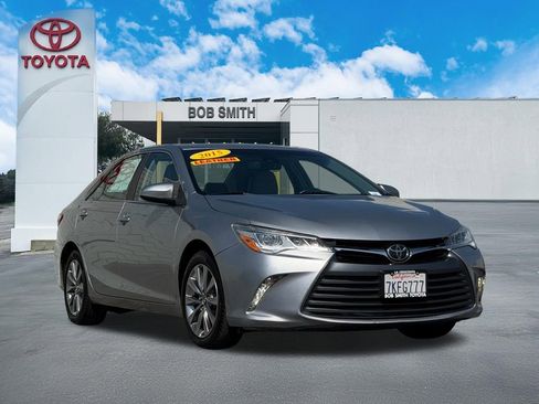 Used 2015 Toyota Camry XLE w/ Advanced Technology Package FWD image 4