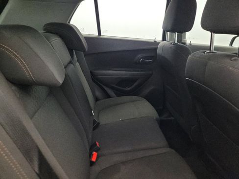 Used 2017 Chevrolet Trax LS AWD/4WD image 19