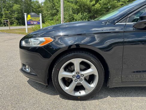 Used 2016 Ford Fusion SE AWD/4WD image 14