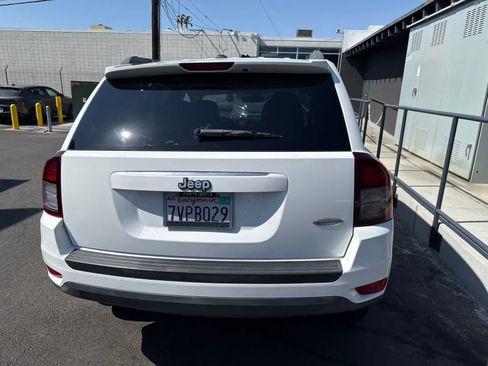 Used 2014 Jeep Compass Latitude FWD image 17