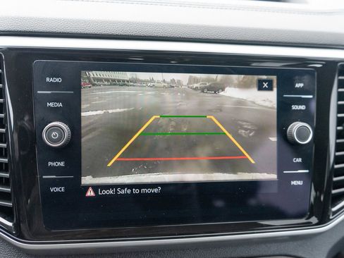 Used 2023 Volkswagen Atlas SE w/ Black Wheel Package image 18