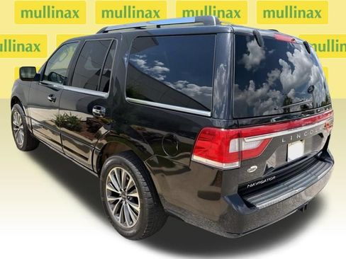 Used 2015 Lincoln Navigator 2WD image 4