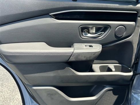New 2025 Honda Pilot Touring image 12