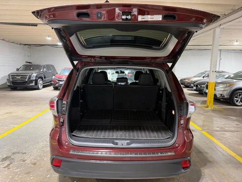 Used 2015 Toyota Highlander XLE AWD/4WD image 7