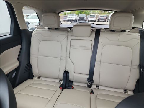 New 2026 Lincoln Corsair Premiere image 14