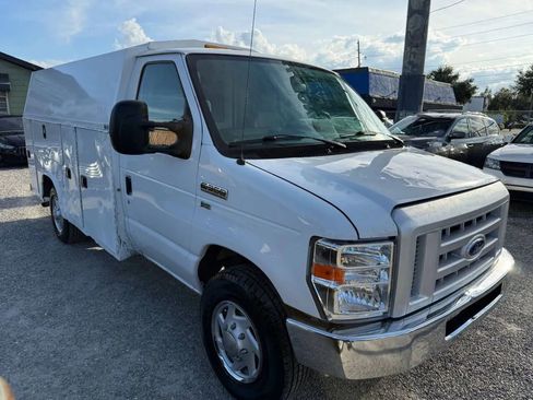 Used 2018 Ford E-350 and Econoline 350 Super Duty w/ Power Windows & Locks Group image 4