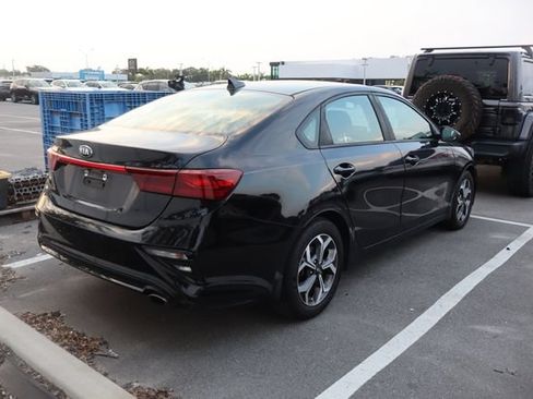 Used 2019 Kia Forte LXS FWD image 2