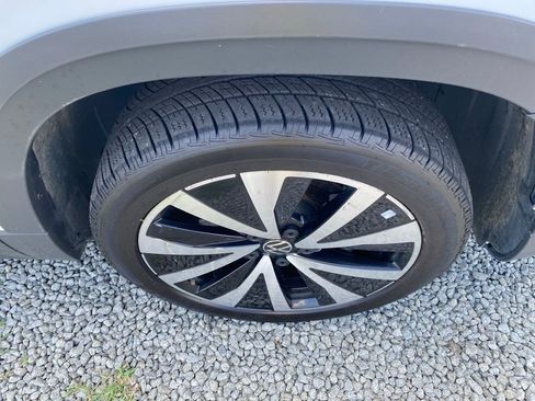 Used 2023 Volkswagen Taos SE image 23