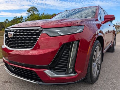 Used 2021 Cadillac XT6 Premium Luxury image 10