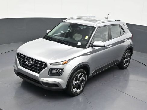 Used 2023 Hyundai Venue SEL w/ Cargo Package FWD image 16