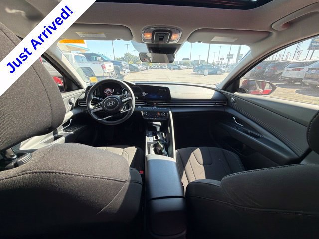 Used 2025 Hyundai Elantra SEL FWD image 33